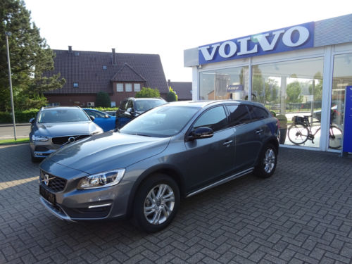 Volvo V 60 D3 Cross Country Momentum 150 ch