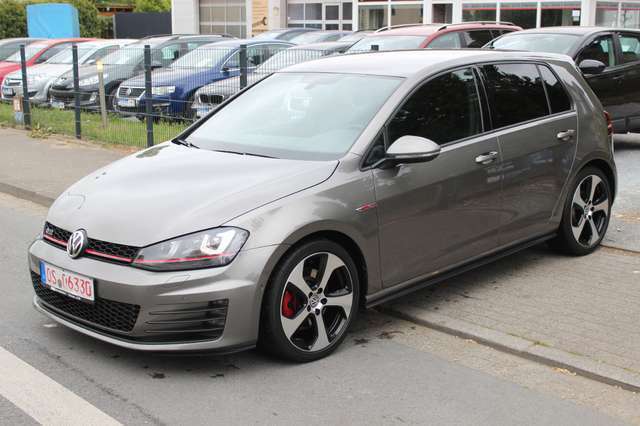 Volkswagen Golf VII GTI 220 ch