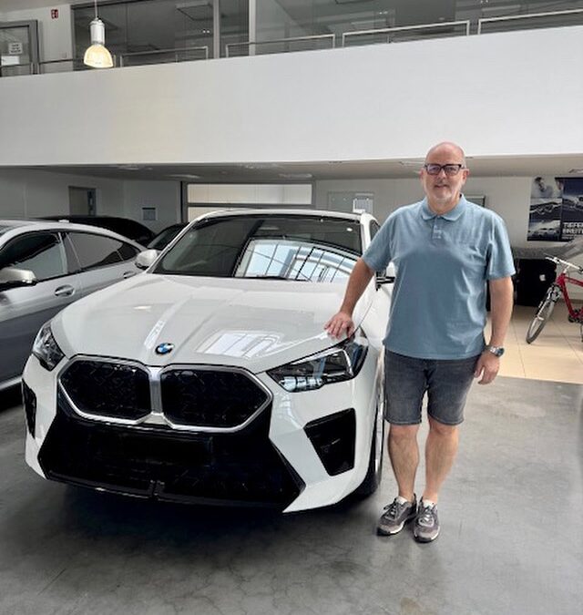 BMW X2 sDrive20iA M Sport IconicGlow